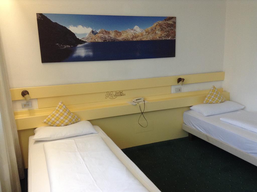 Hotel Daniela Meran Pokój zdjęcie